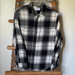 Old Navy Men's B&W Plaid Shirt